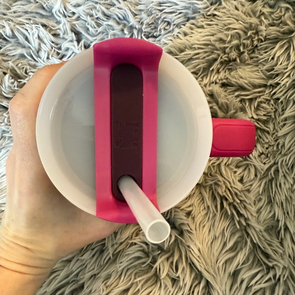 Stanley 30oz Quencher H2O Tumbler in Fuchsia - NWT - Picture 7 of 8